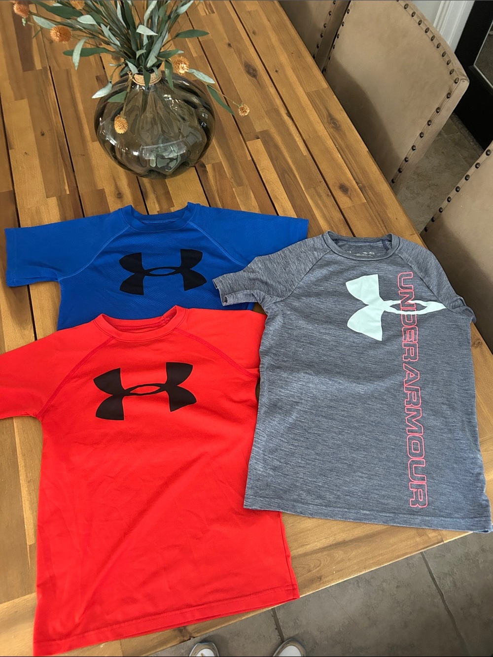 Under Armour Kids Short Sleeve Tees in Red, Blue, Gray